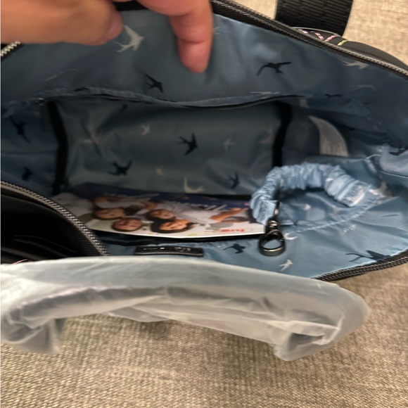 Lug Dory Matte Luxe VL Crossbody Bag Black Icepop Stitch NWT - Picture 7 of 7